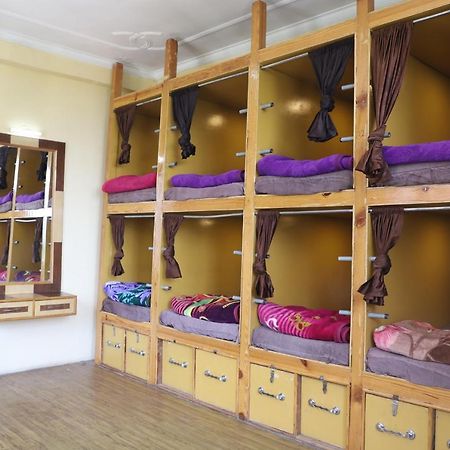 Indian Backpackers Hostel Manāli Zewnętrze zdjęcie