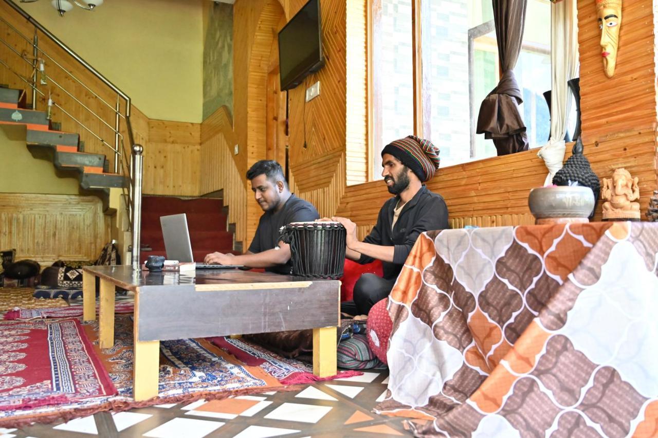 Indian Backpackers Hostel Manāli Zewnętrze zdjęcie
