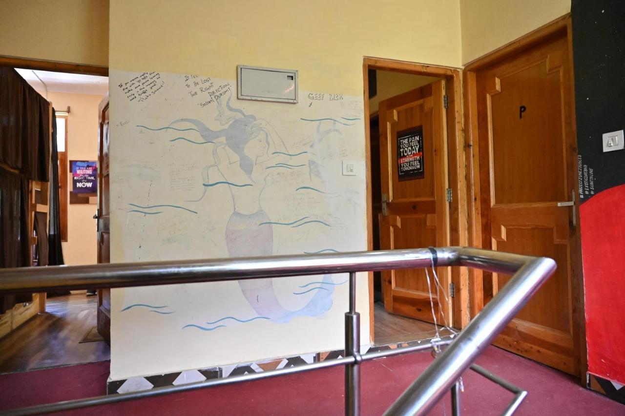 Indian Backpackers Hostel Manāli Zewnętrze zdjęcie