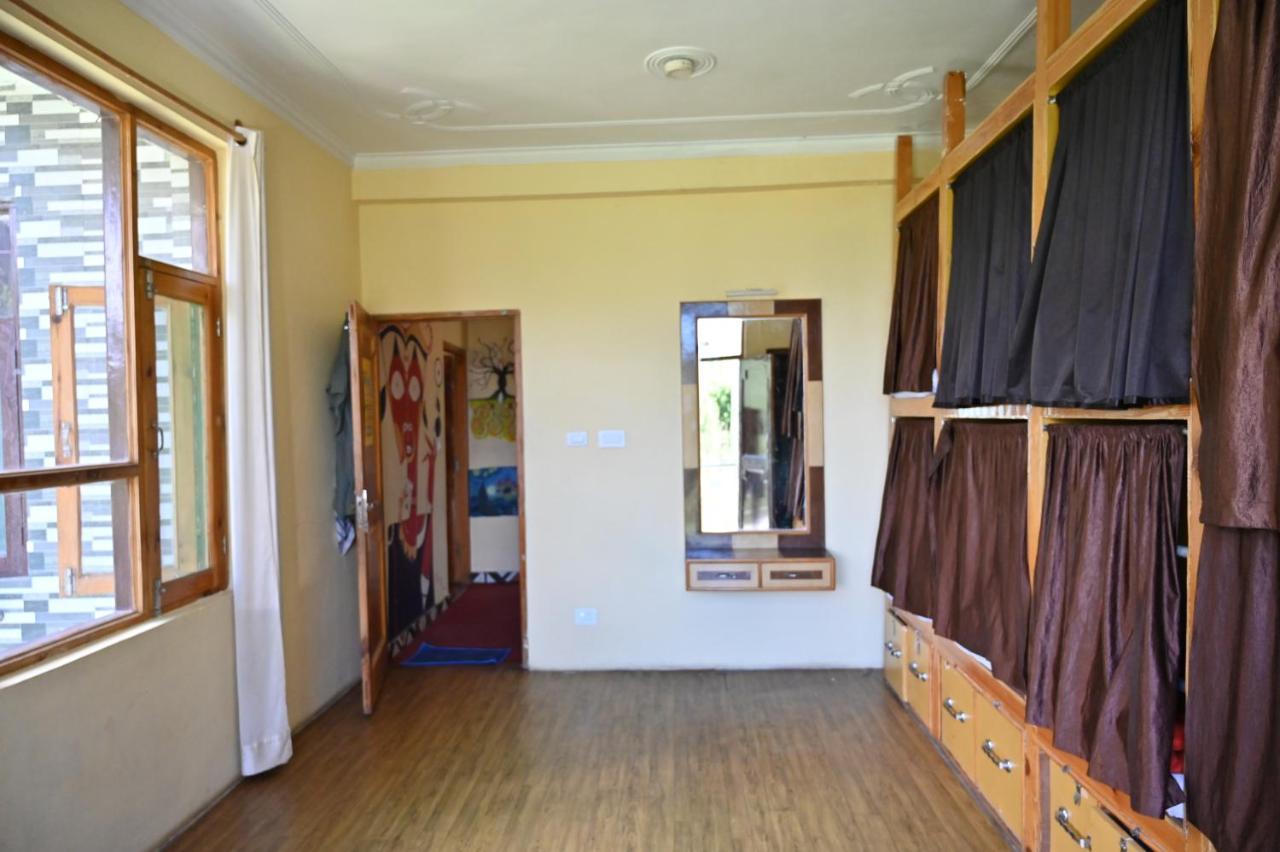 Indian Backpackers Hostel Manāli Zewnętrze zdjęcie