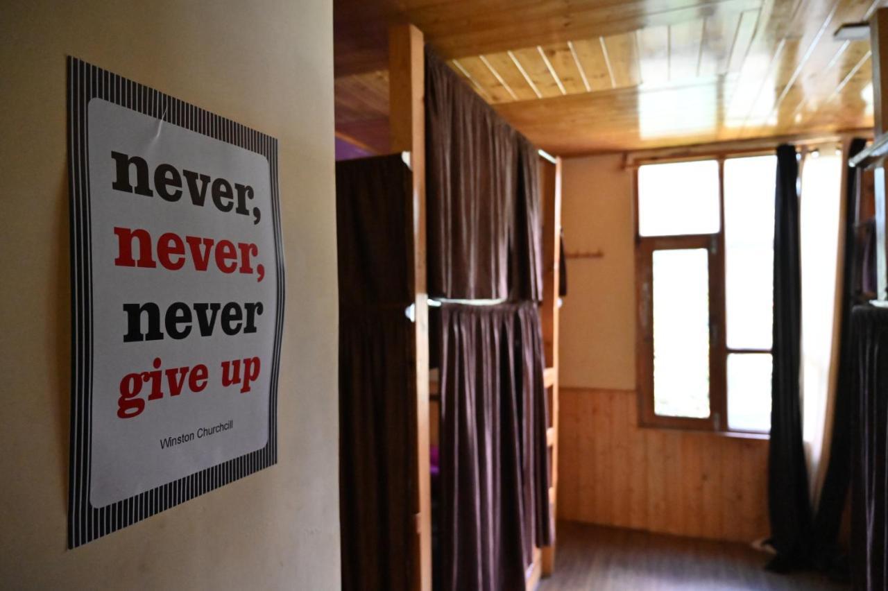 Indian Backpackers Hostel Manāli Zewnętrze zdjęcie