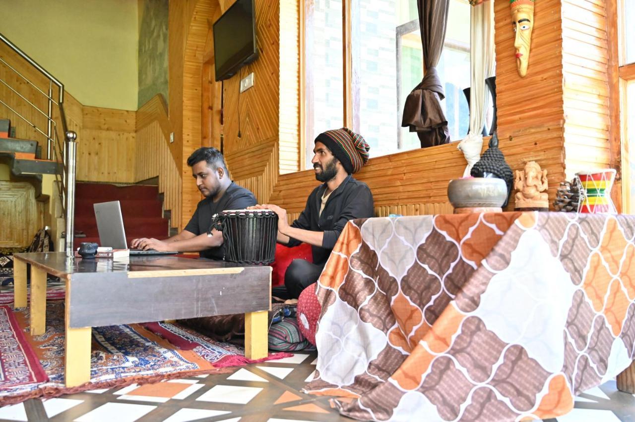 Indian Backpackers Hostel Manāli Zewnętrze zdjęcie