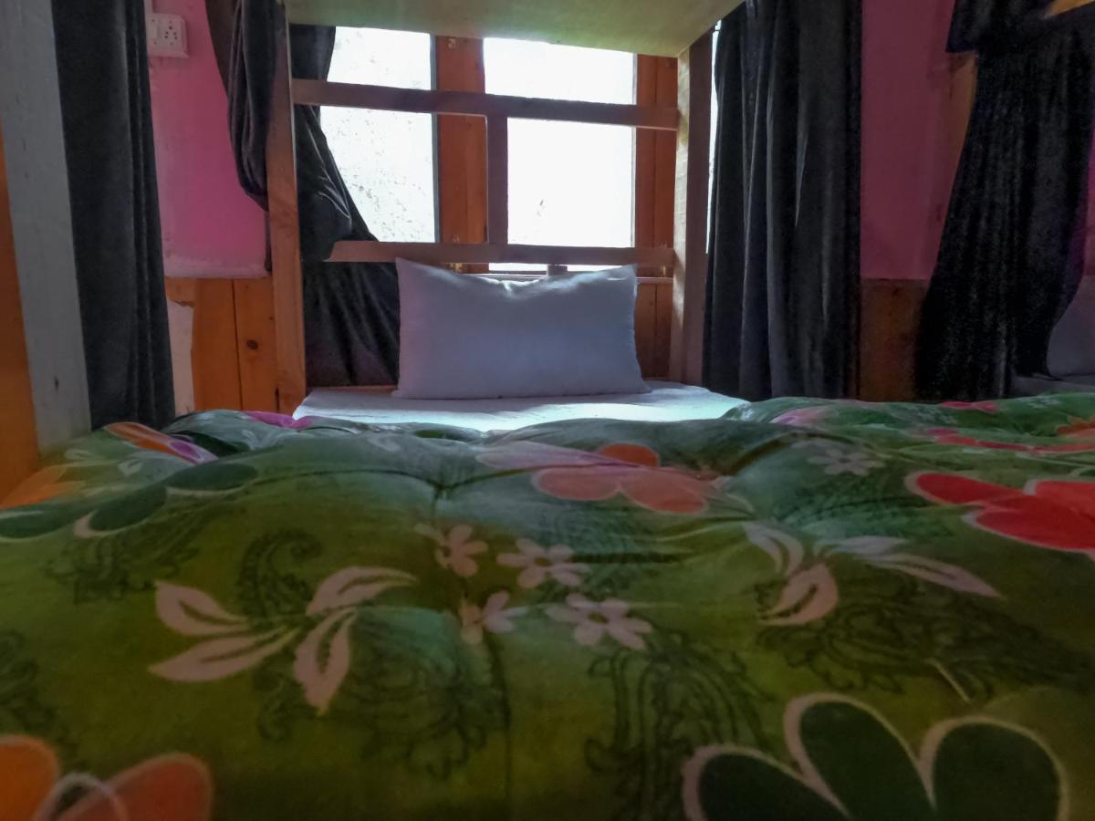 Indian Backpackers Hostel Manāli Zewnętrze zdjęcie